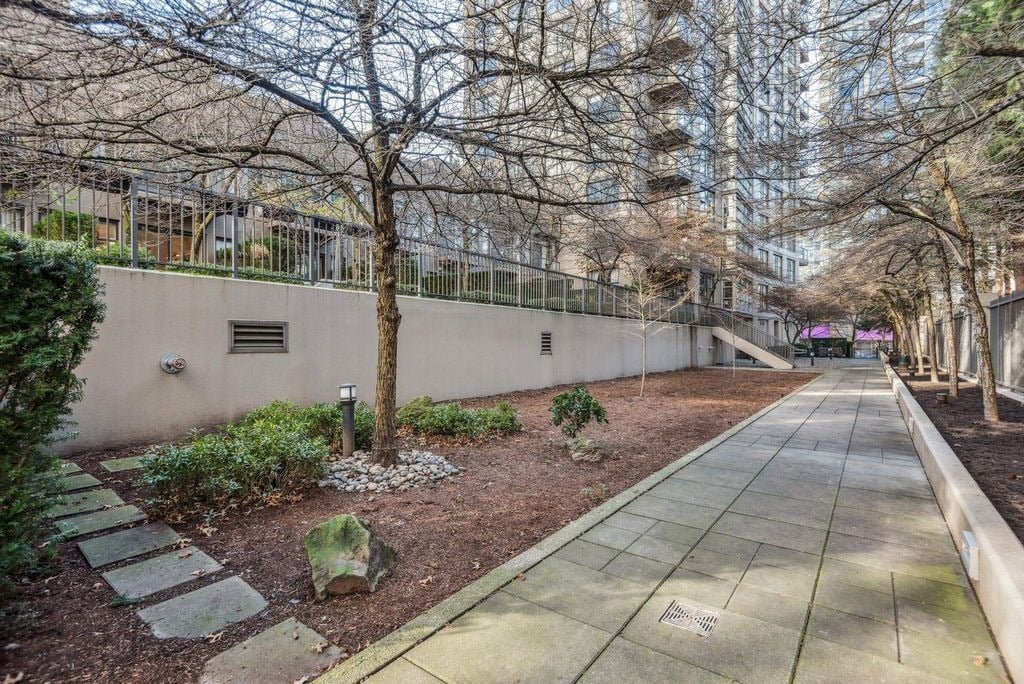 989 Beatty St, #2202