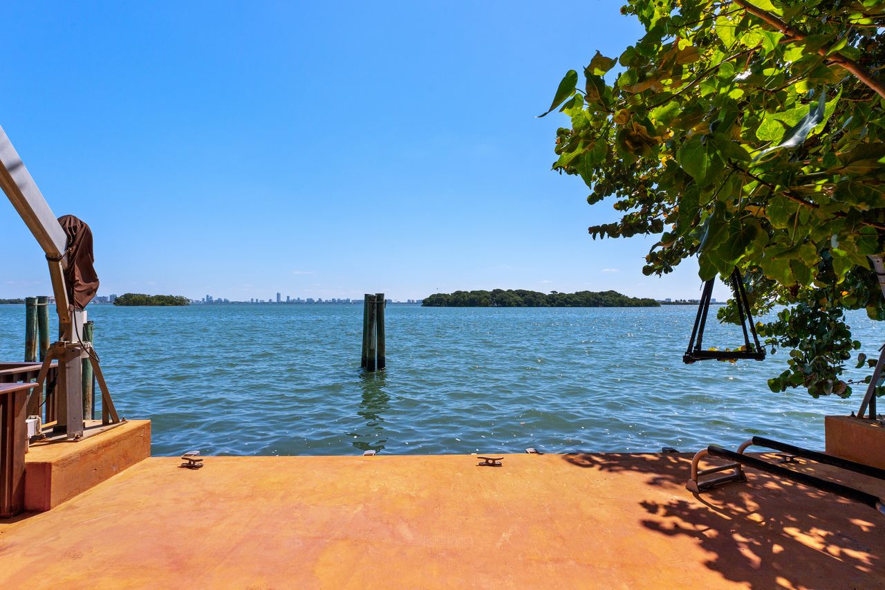  Morningside Waterfront Estate