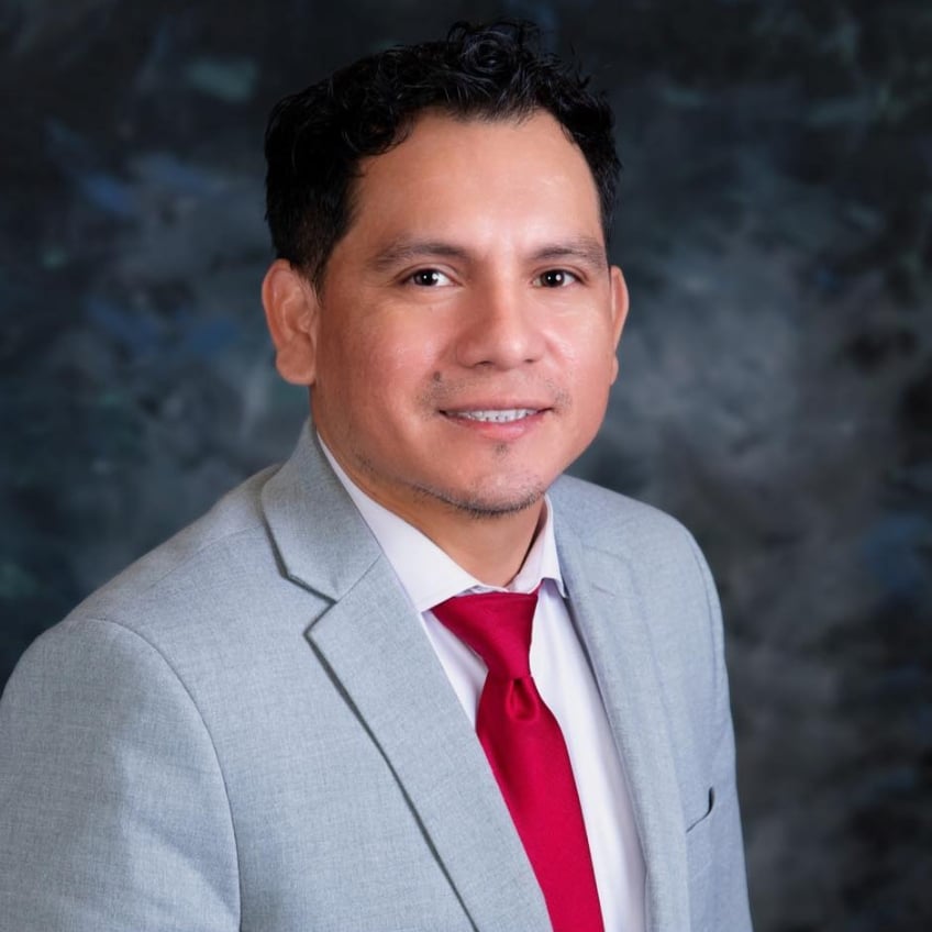 Fabian Morales Minneapolis, MN Real Estate Agent Headshot