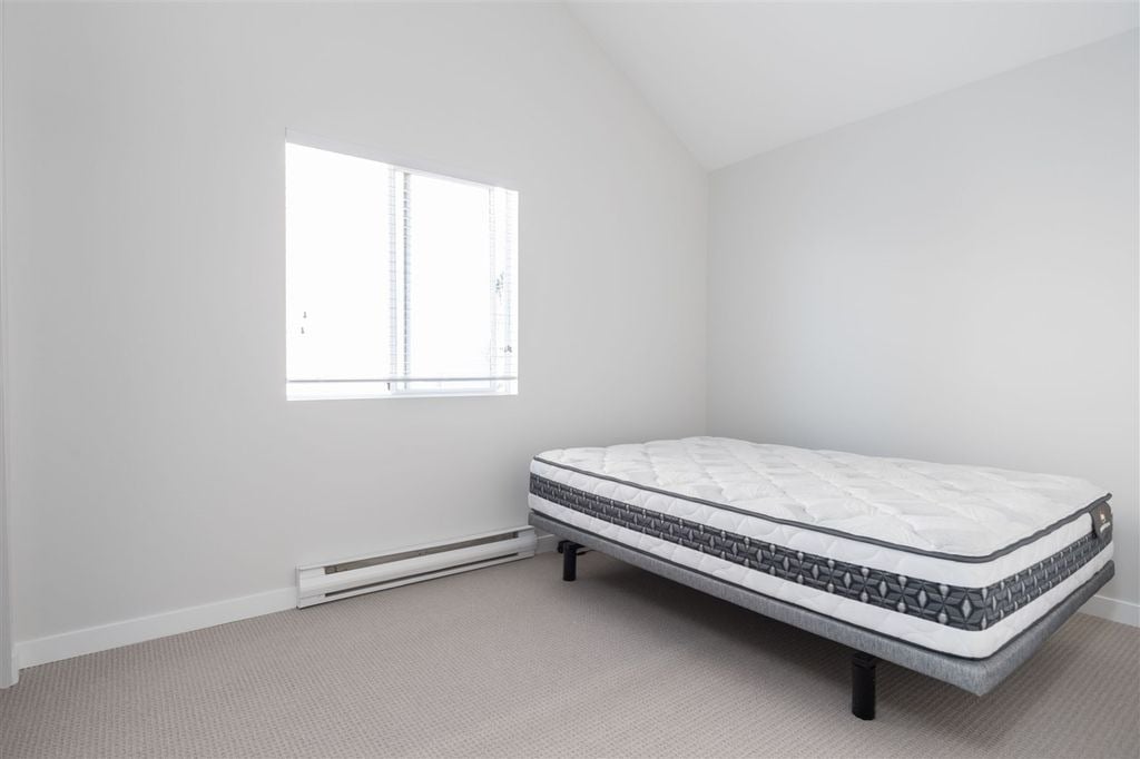294 W 16th Ave