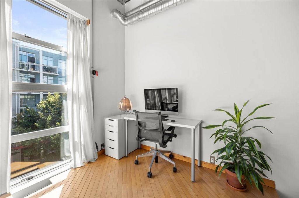 272 E 4th Ave, #305