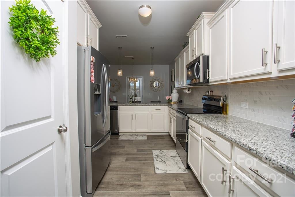 254 Austen Lakes Dr