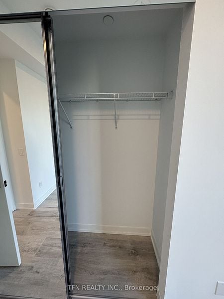 327 King Street W 2008