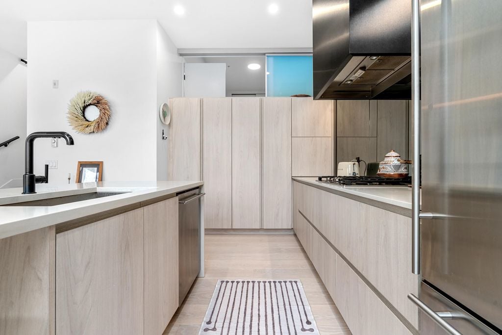 300 Salter St, #310