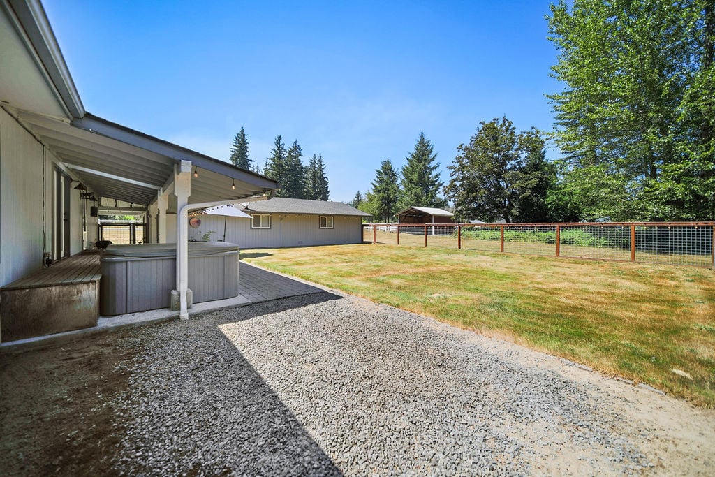 60 NE Davis Farm Road