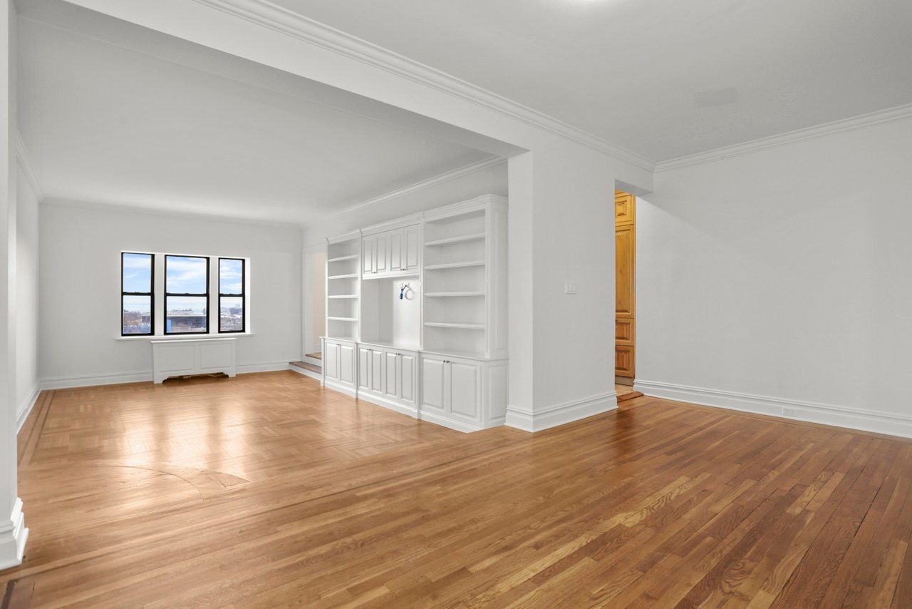 40 W Elm St #5D