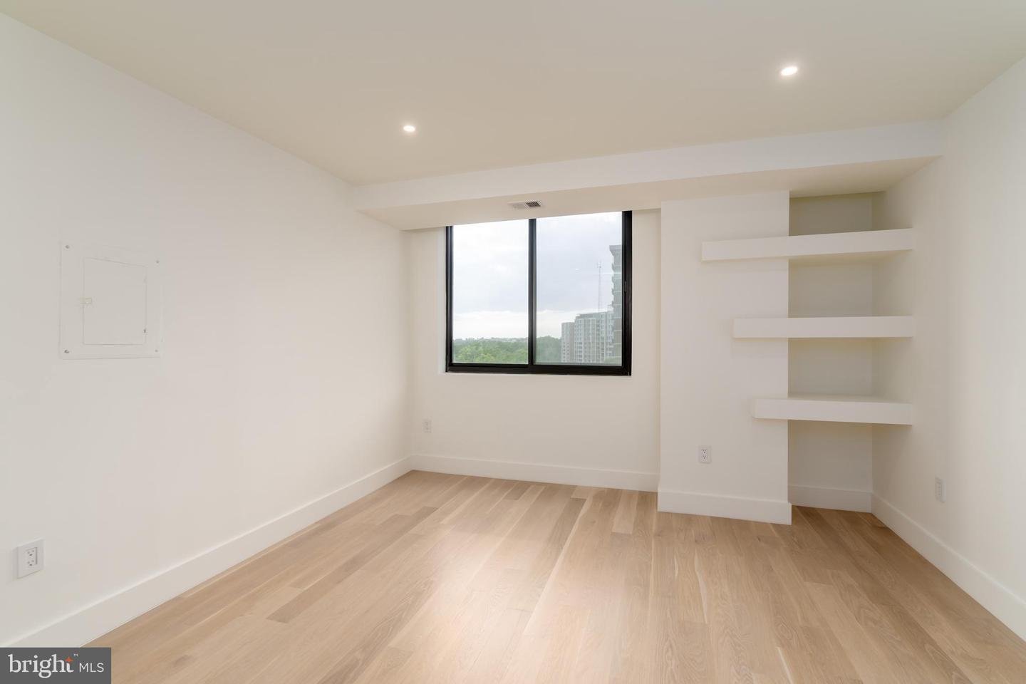 4550 N Park Ave #605