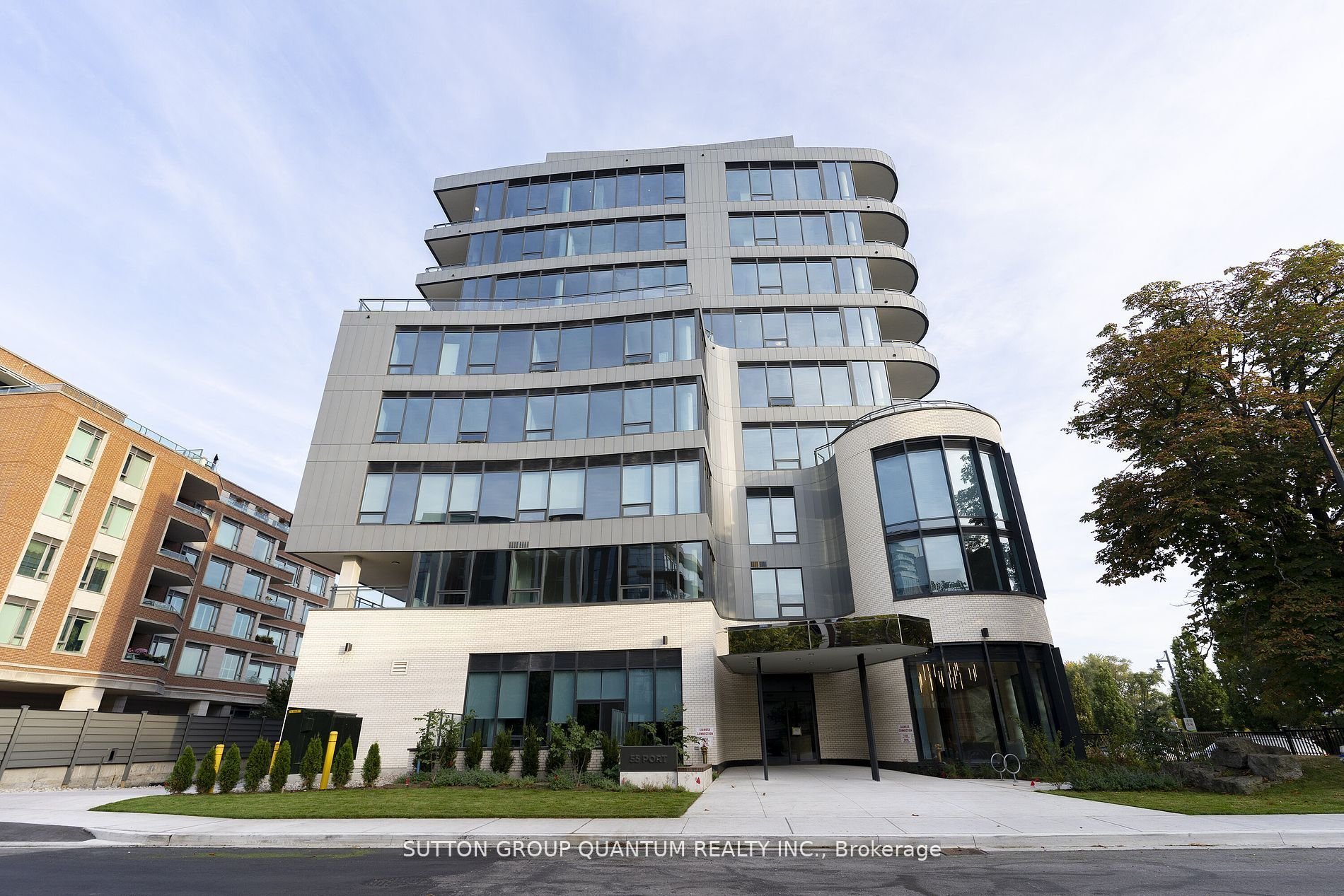 55 Port St E 602