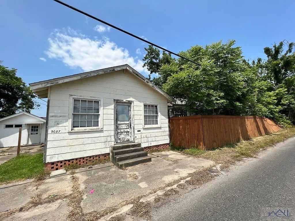 9057 Main St