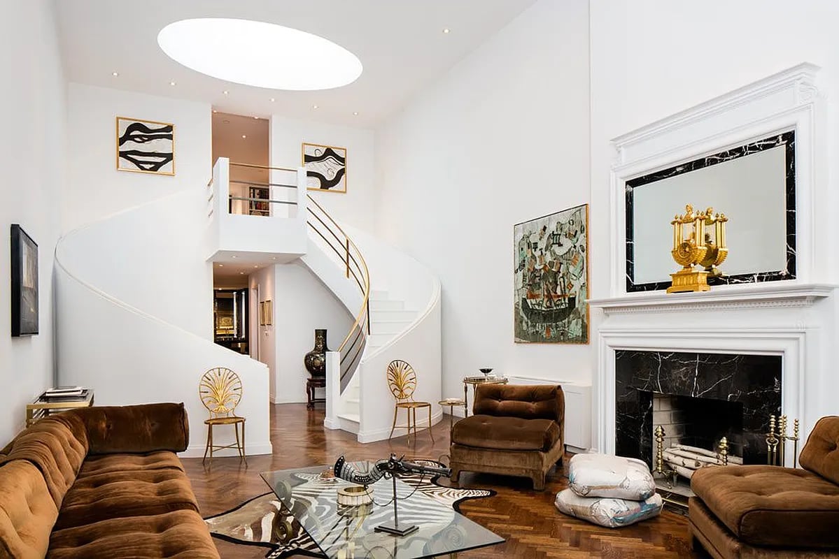 110 E 64th St
