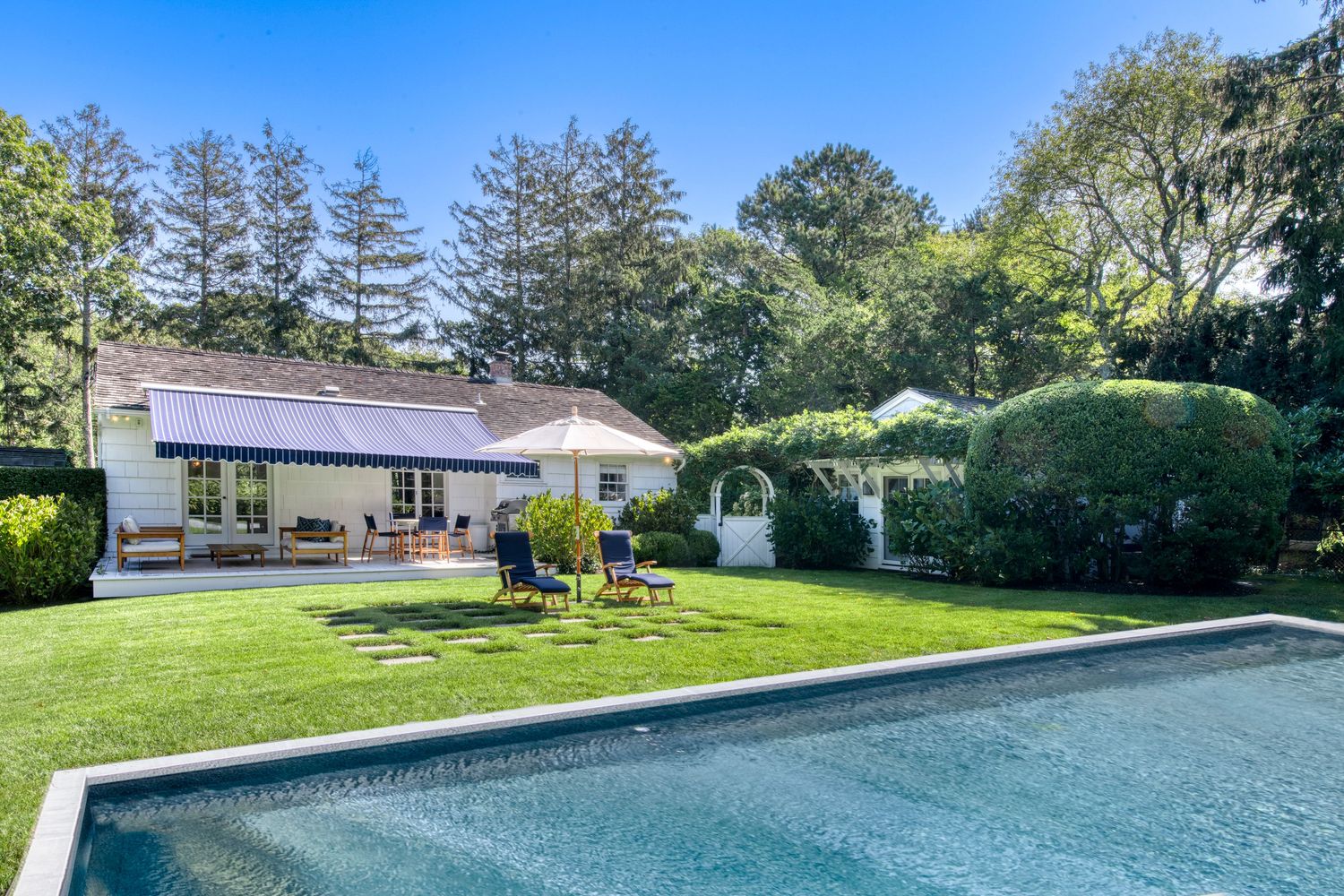 55 Shrubland Road