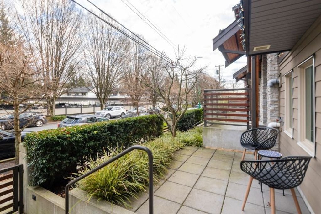 897 Premier St, #1