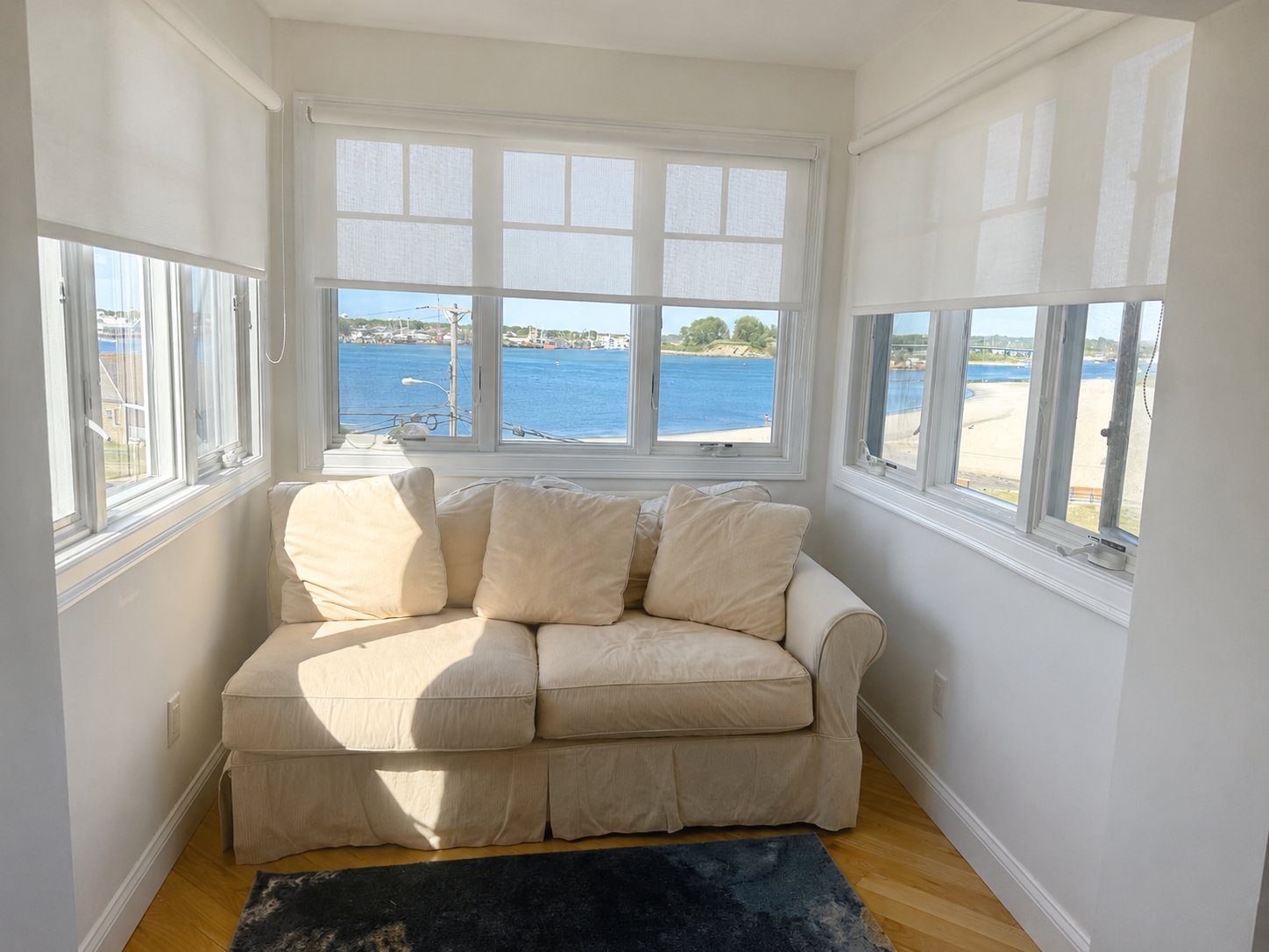 Beautiful Seashore Home with Amazing Views 