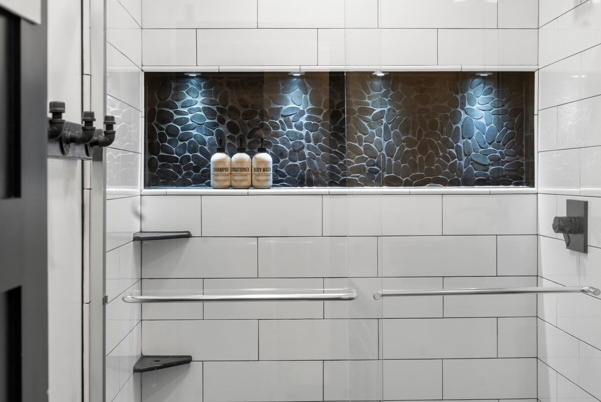 Phoenix Luxury! Pickleball | Free Heated Pool | Hot Tub