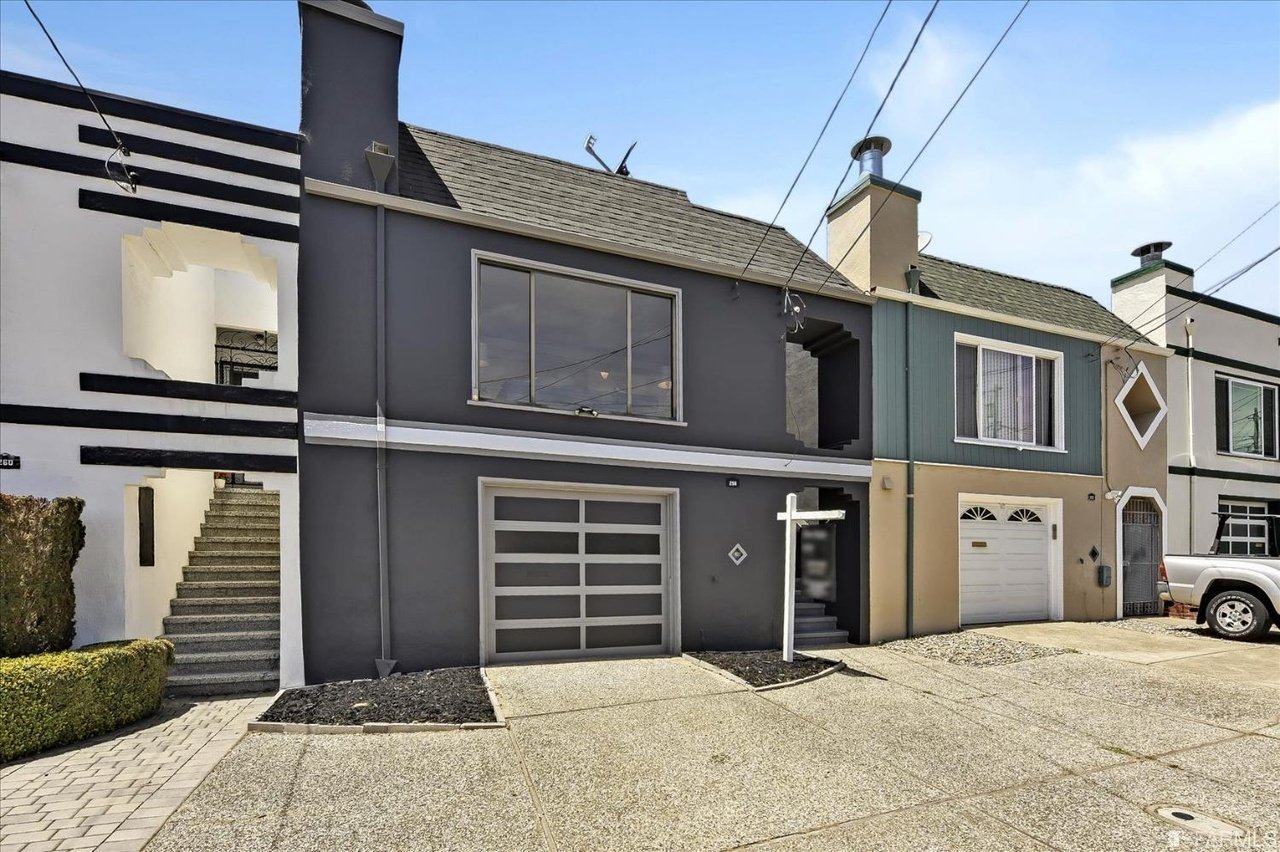 256 2nd Ave