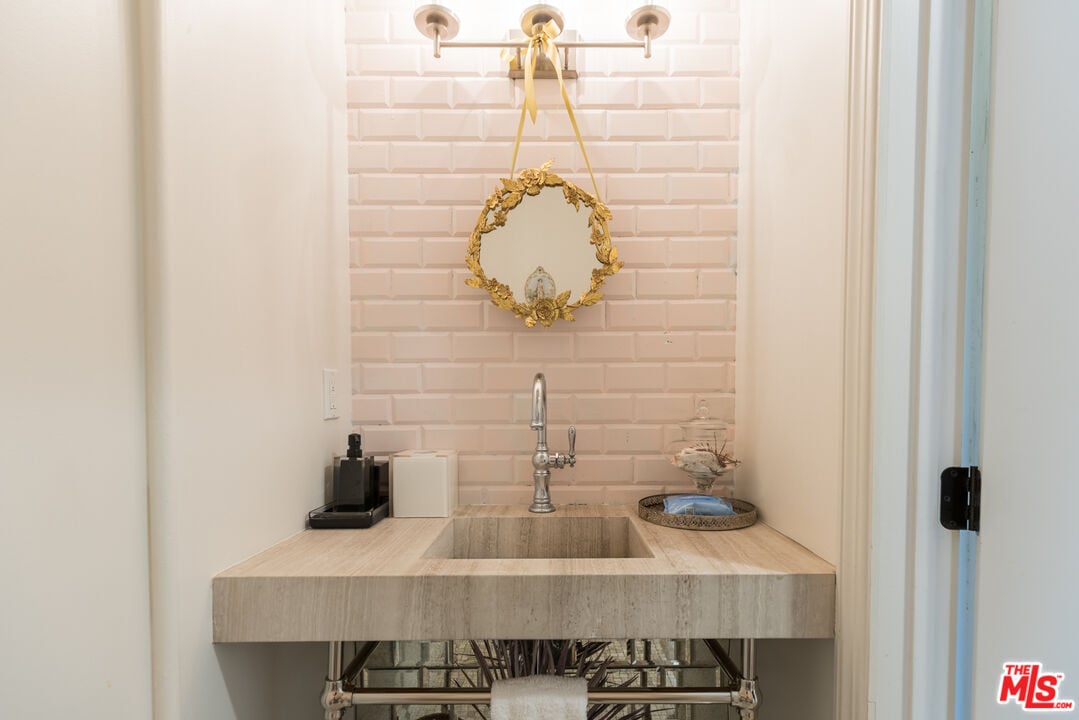 Pinnacle Estate, Wonderland Ave, 90046