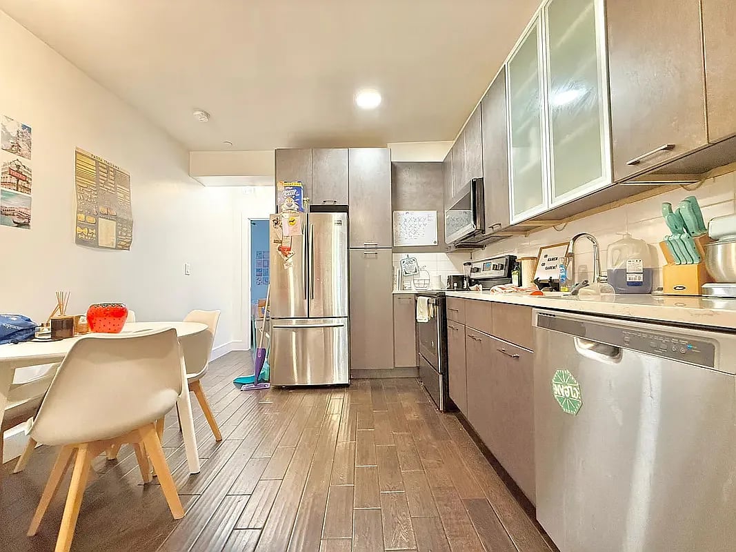 807 Quincy St 3