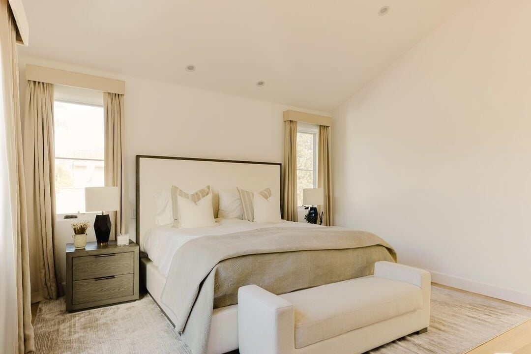 Solaris Pavilion, Westbourne Dr, 90048