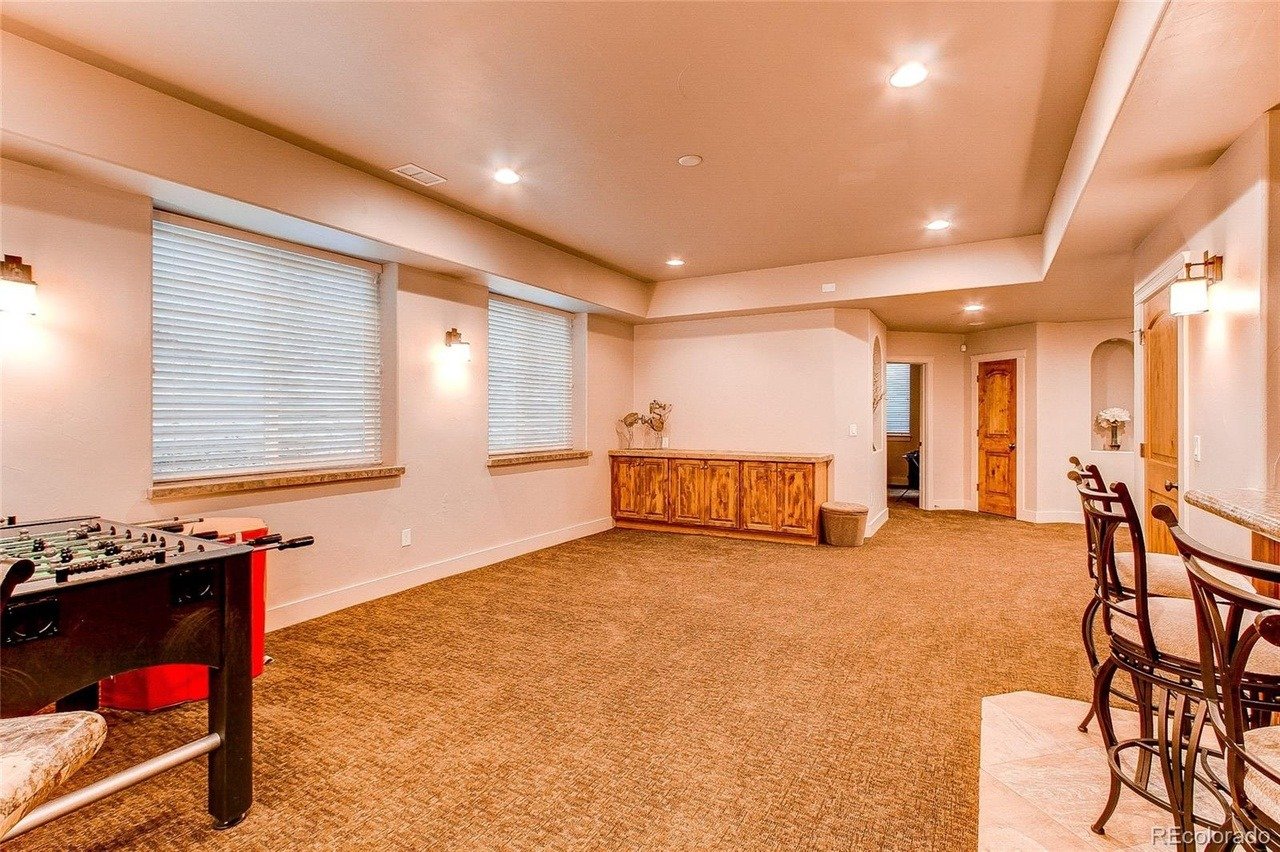 835 Krameria St