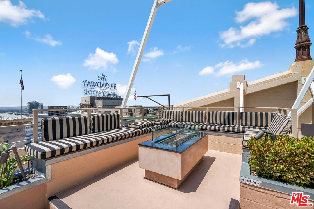 6253 Hollywood Blvd, #302