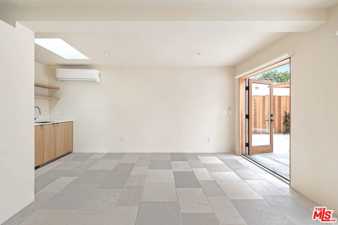 6277 Commodore Sloat Dr