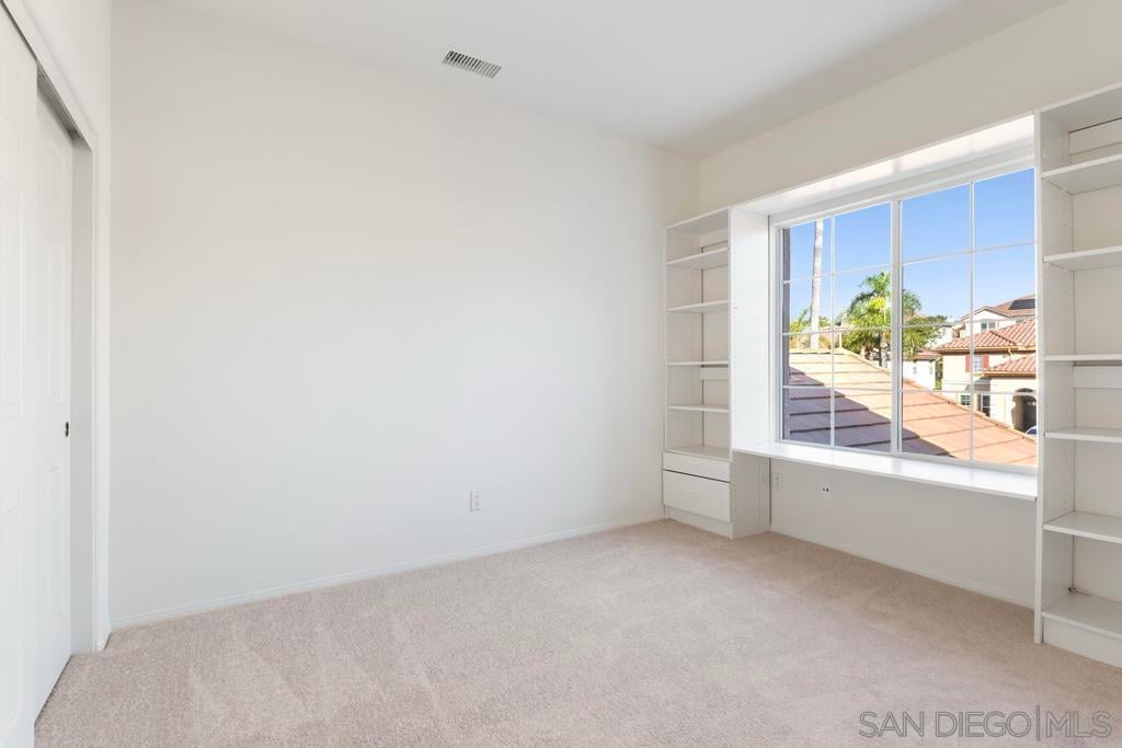 6579 Robinea Dr