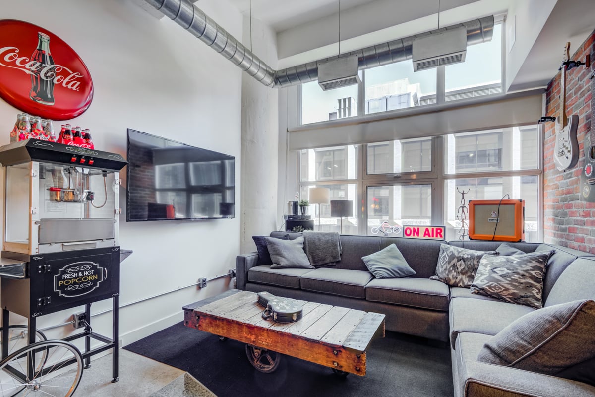 826-155 DALHOUSIE Street, Toronto