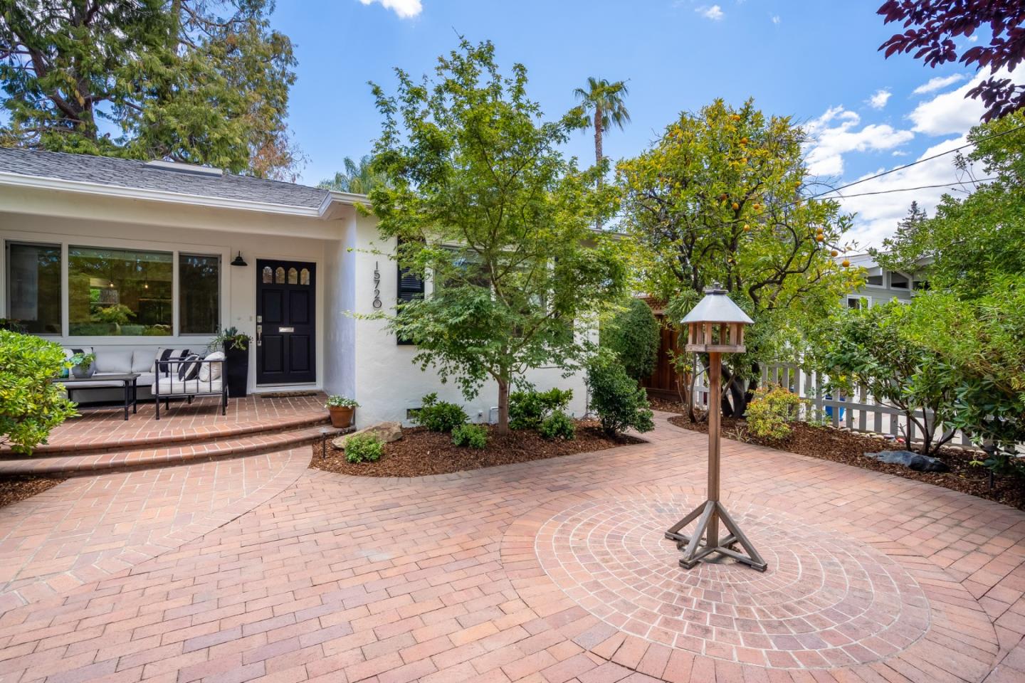 15720 Loma Vista Ave, Los Gatos, CA 95032-3637