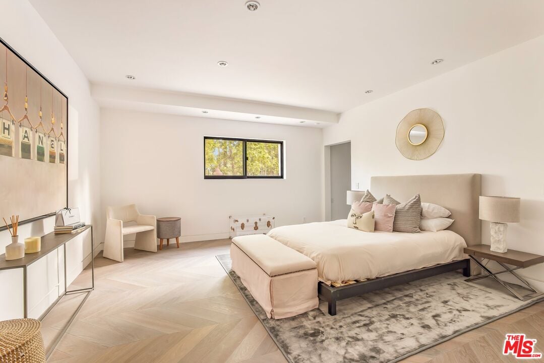 Monarch Crest, Sierra Mar Pl, 90069