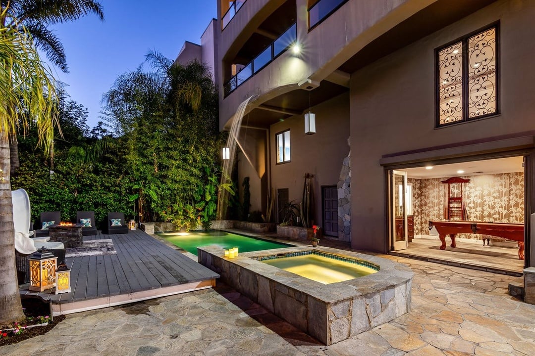 Mulholland Drive, 90068