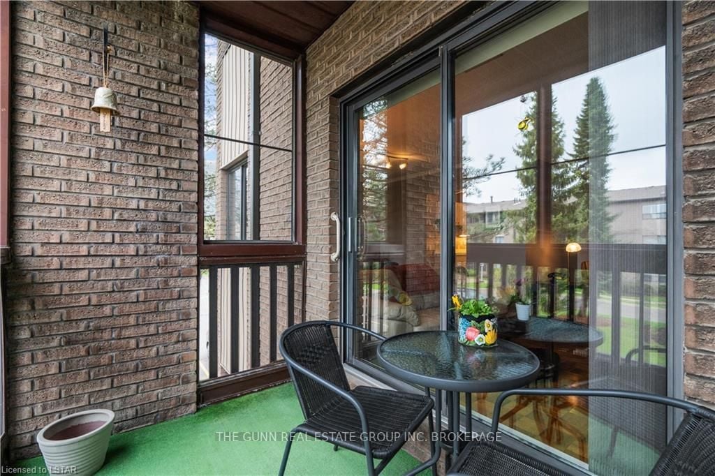 300 Everglade Cres 22