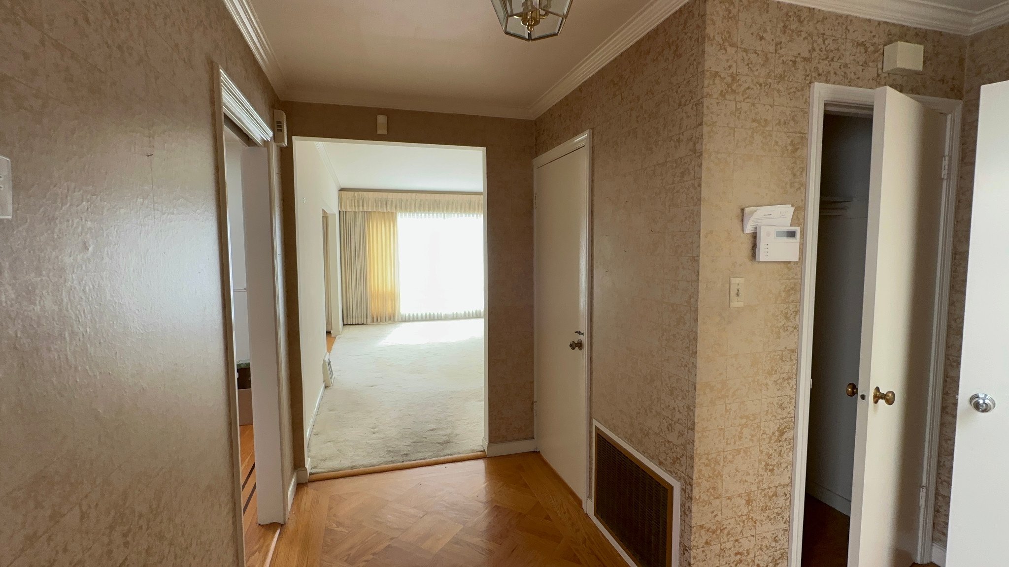 2483 37th Avenue · Photo 5