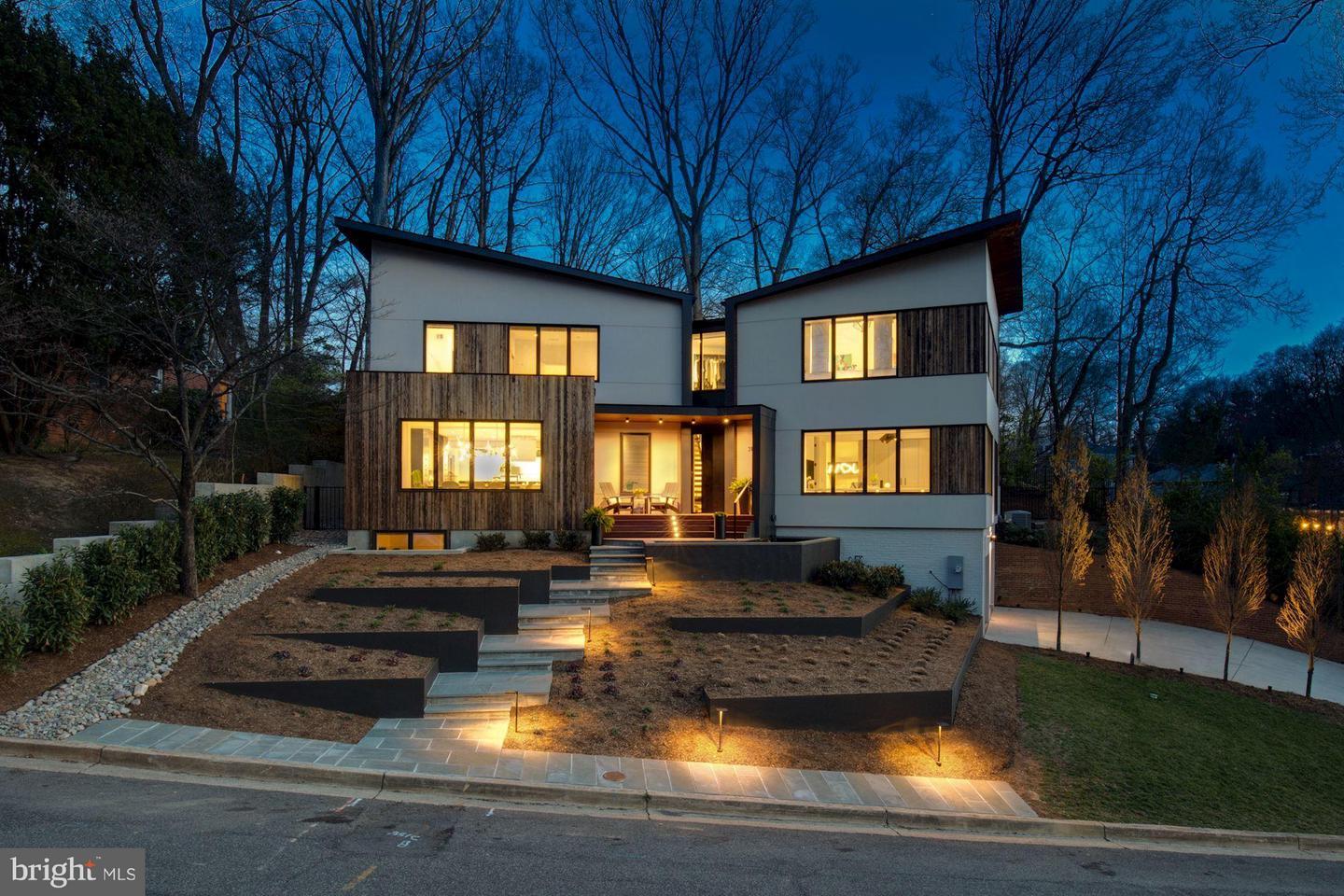 3188 Pollard St