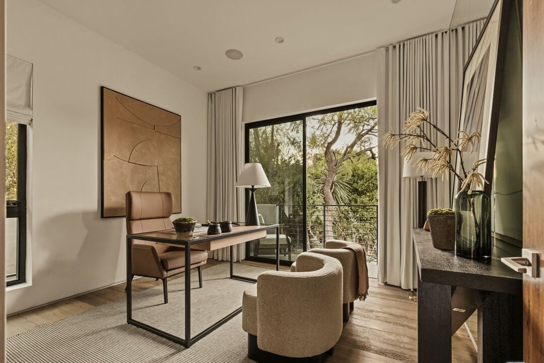 Aria Vista, Stradella Rd, 90077