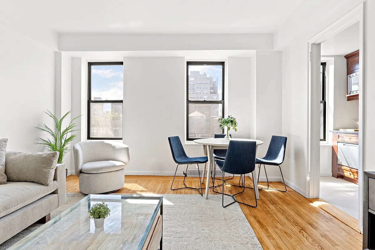 161 W 16th St #11E