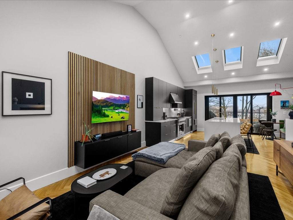 760 E Broadway Unit 2