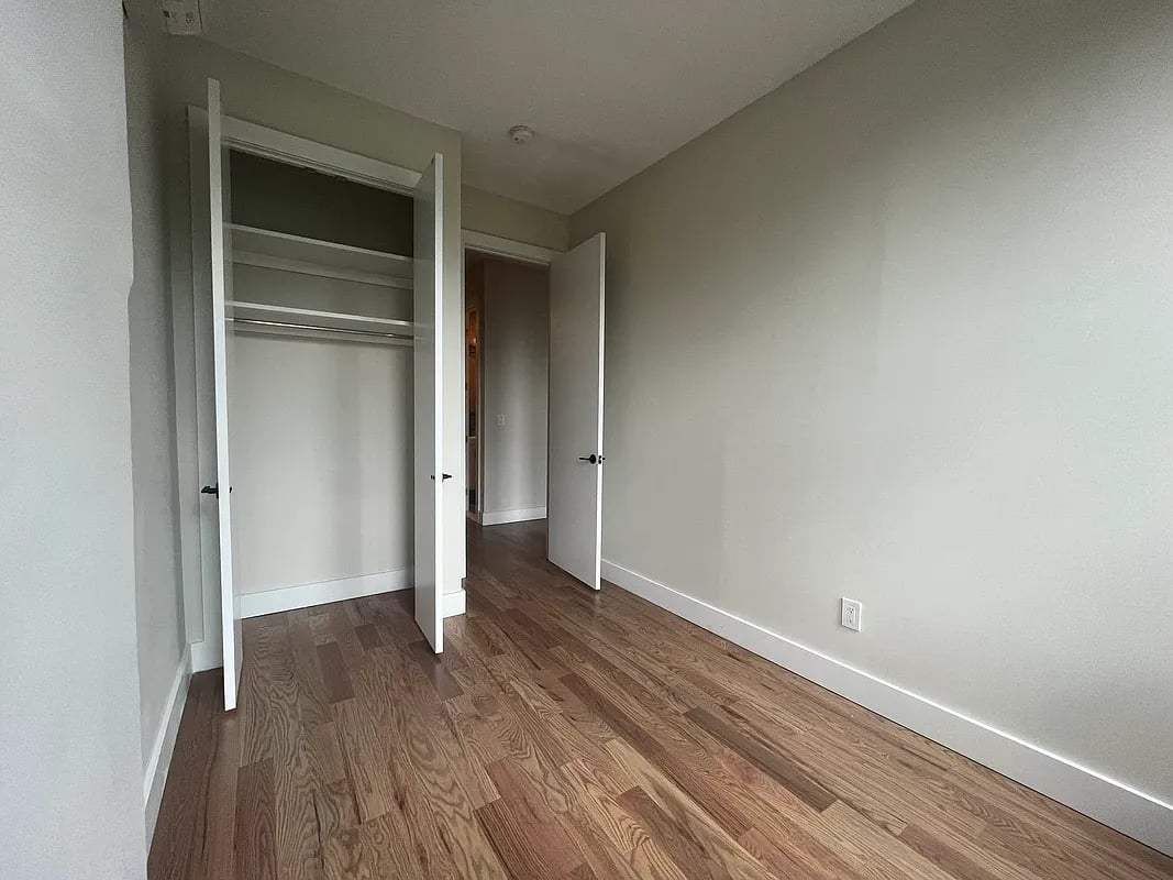 512 Onderdonk Ave 3R