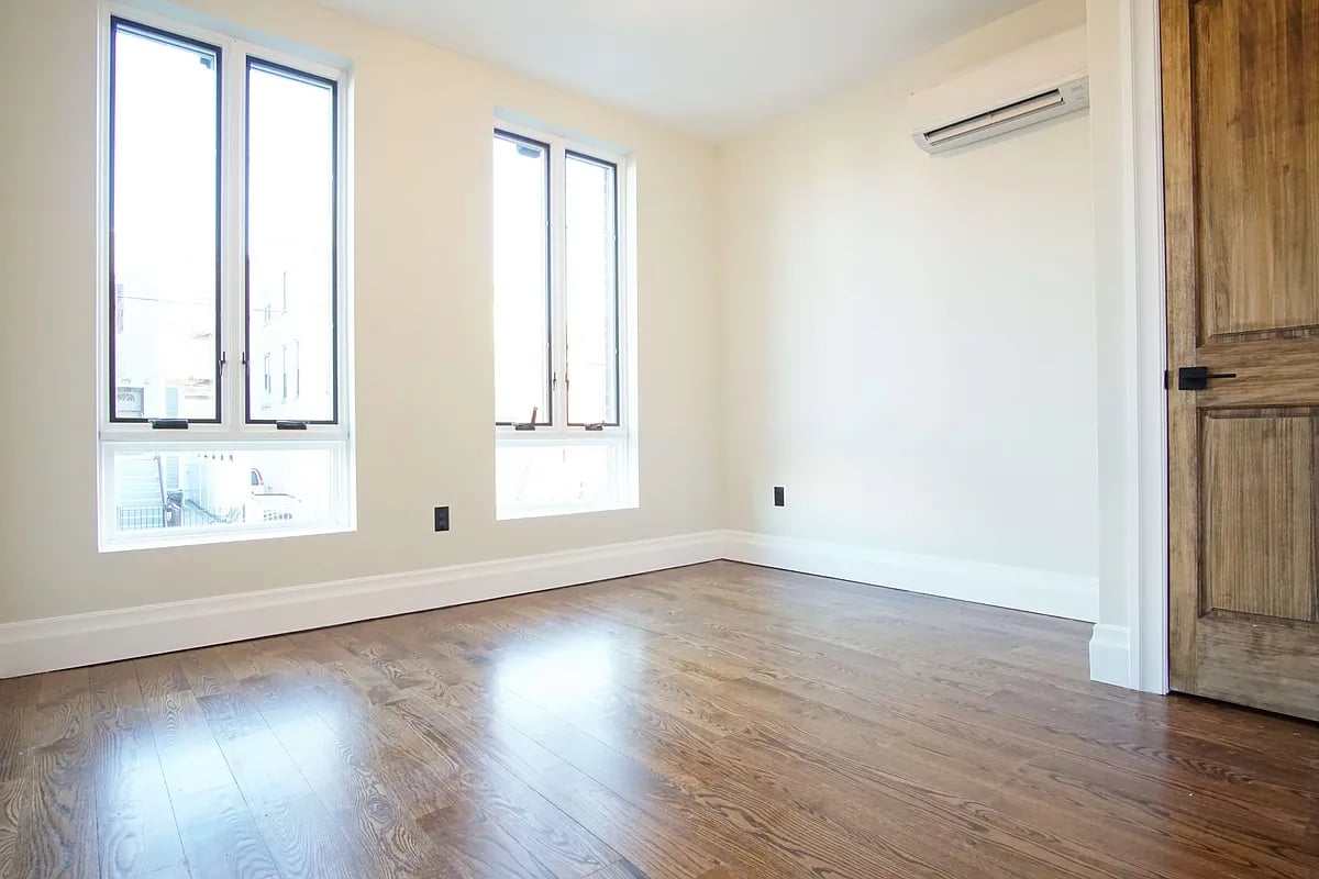 81 Stockholm St 3B