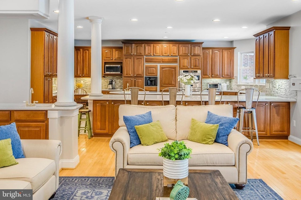1101 Captain Bell Ct