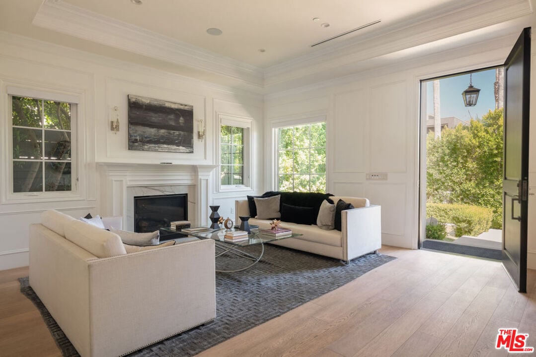 Highcliff Vista, N Stanley Ave, 90036