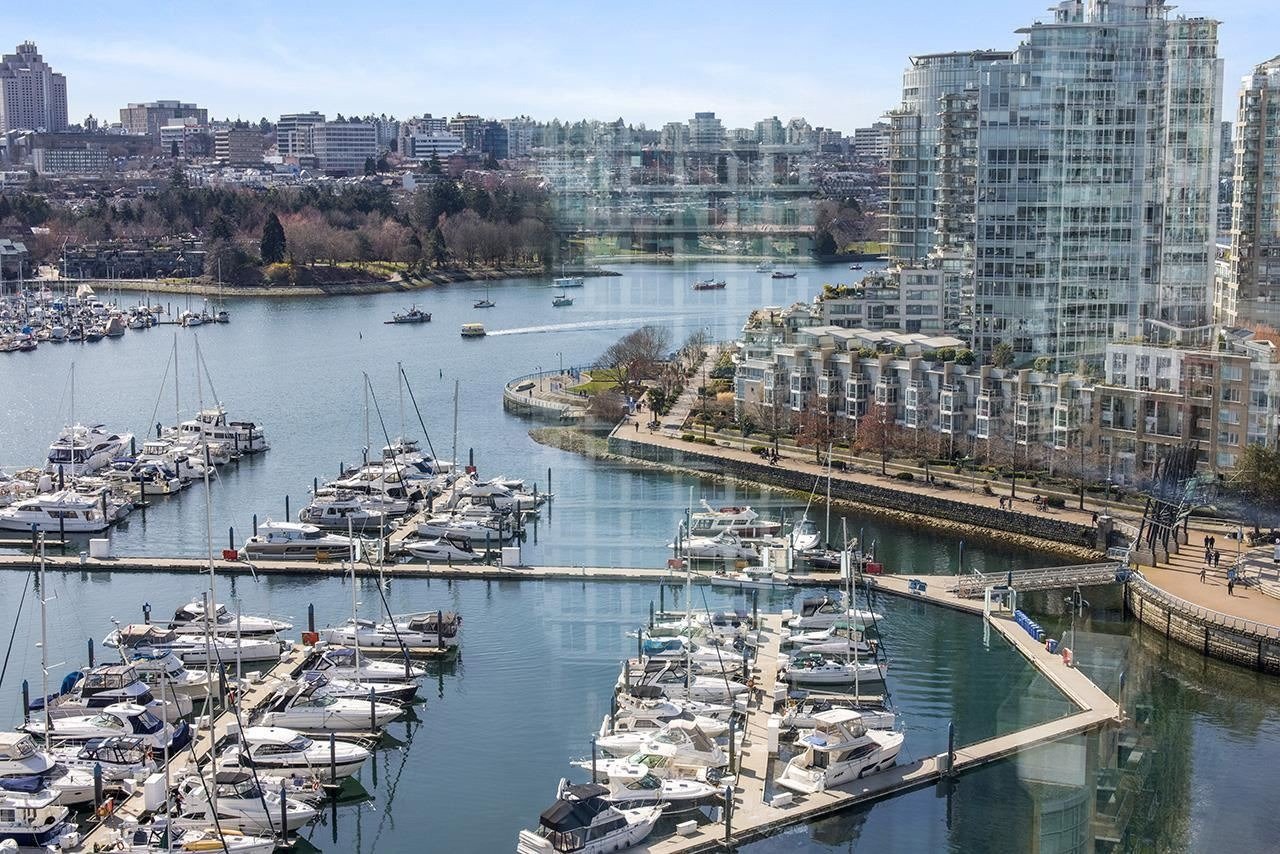 1067 Marinaside Crescent, #1906