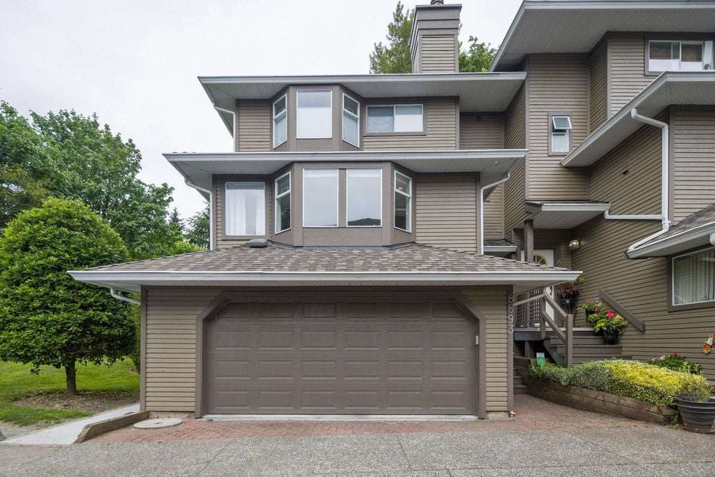8893 Larkfield Dr
