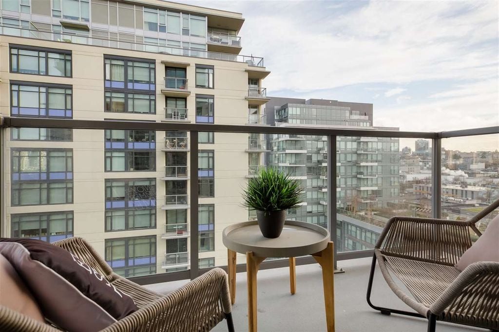1708 Columbia St, #1101