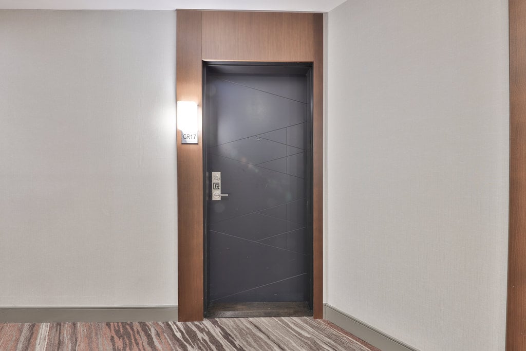 GR17-1575 Lakeshore Rd W