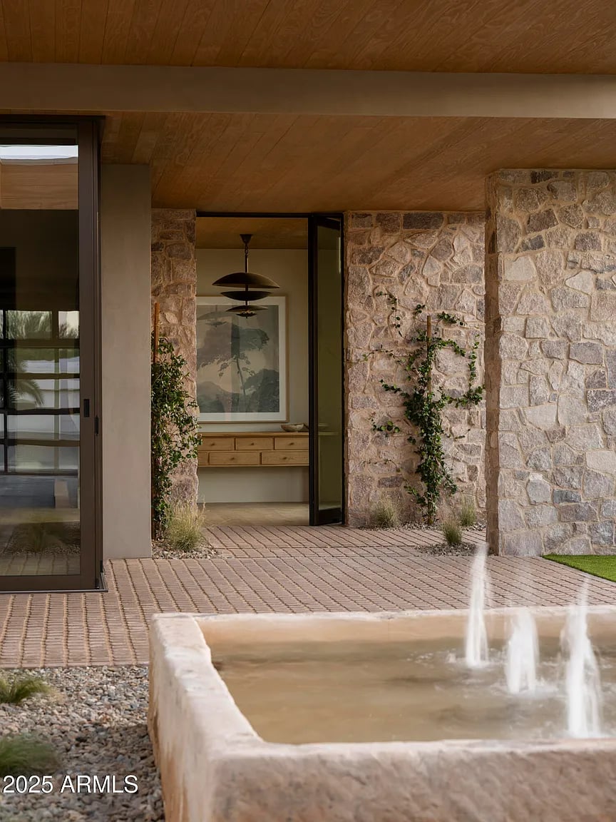 8631 N AVENIDA DEL SOL