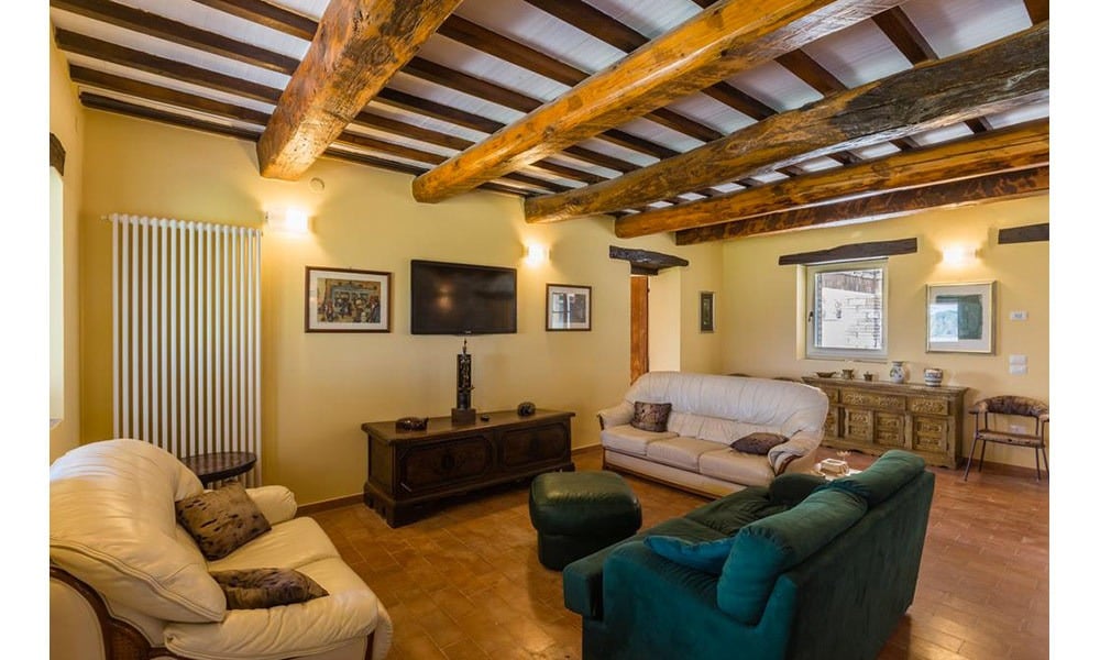 Beautiful Stone Farmhouse in Fossombrone