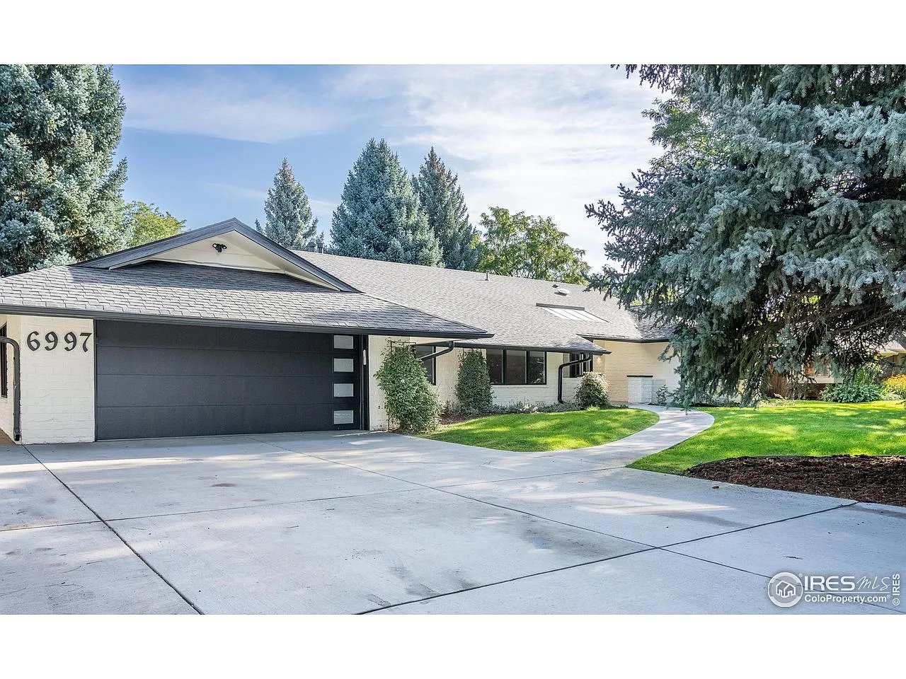6997 Indian Peaks Trl
