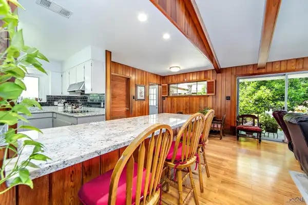 600 Hollygrove Ave