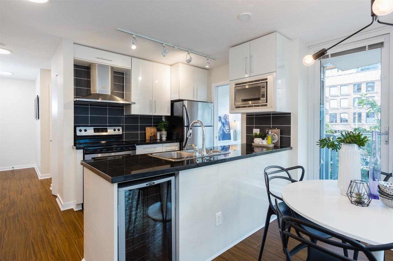188 Keefer Pl, #503