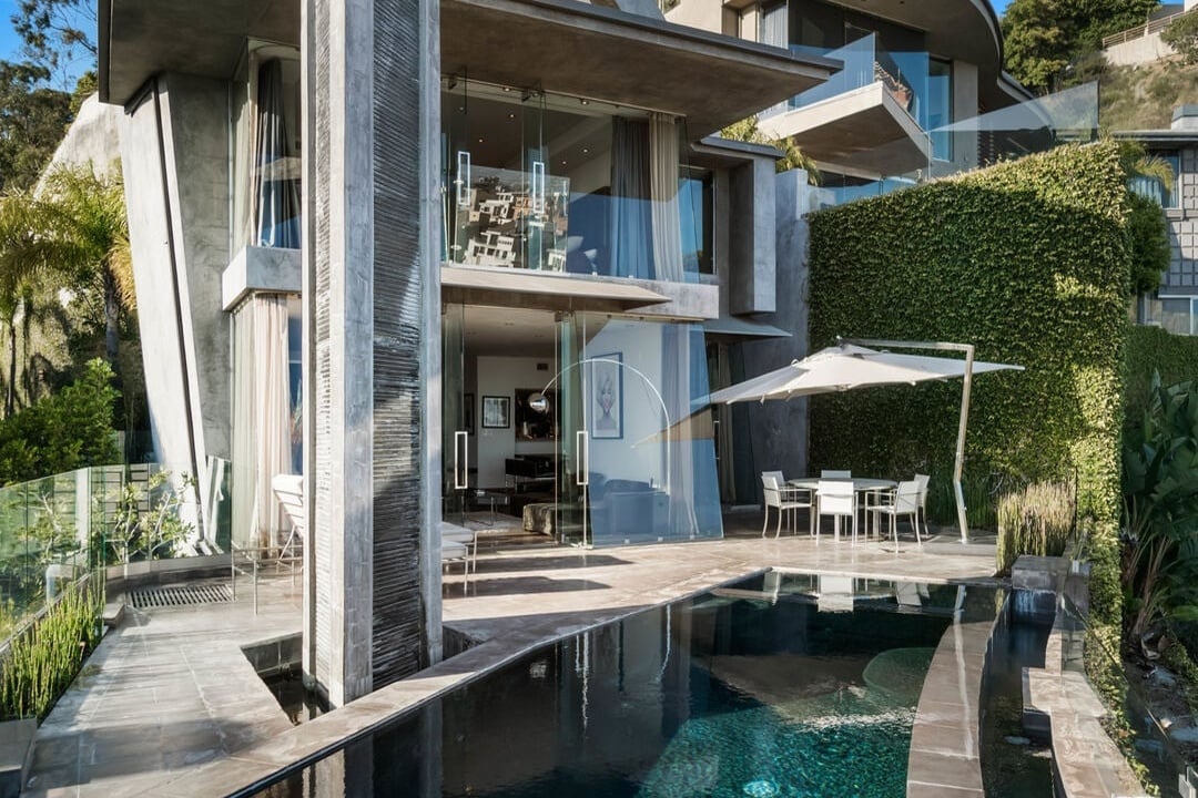 Luminor Crest, Viewmont Dr, 90069